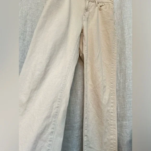 BDG High-Waisted Cowboy Jean in Cream at Urban Outfitters
BDG size 27 - Picture 11 of 16